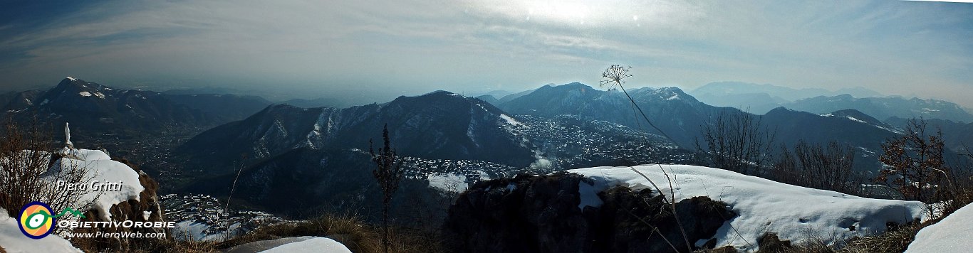 45 Panoramica dalla vetta della Cornagera.jpg